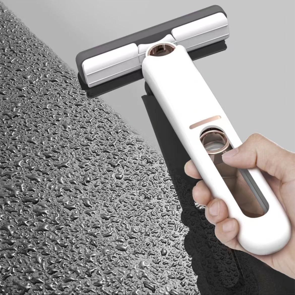 Mini squeeze mop closeup